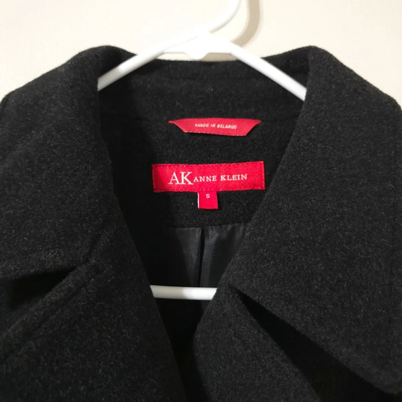 Vintage ANNE KLEIN Single Breasted Short Peacoat in Dark Charcoal, 100% Wool - Picture 4 of 14